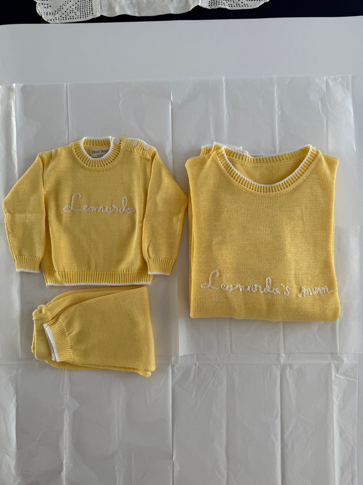 Completo Maglioncino e Pantalone Neonato Personalizzabile in 100% Cotone - Giallo Miele