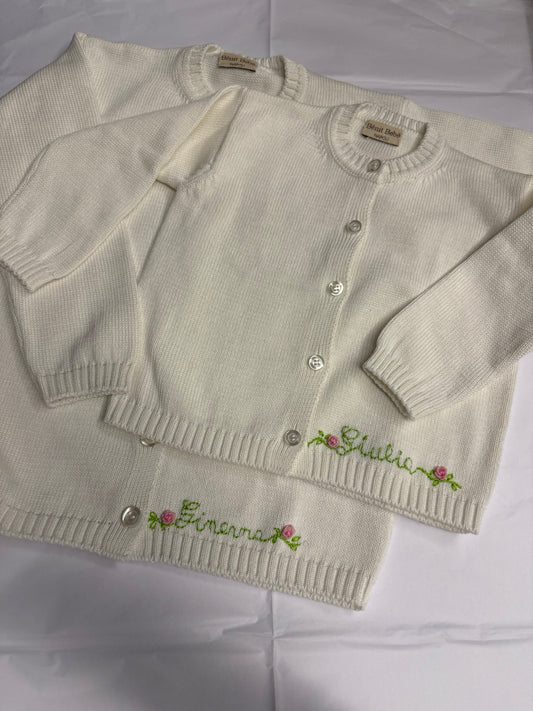 Cardigan Bianco Personalizzabile - Un Abbraccio di Morbidezza