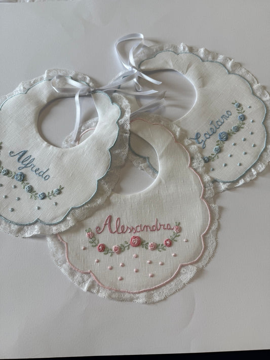 Bavette Artigianali Personalizzate con Ricamo Floreale & Nome